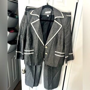 Women’s Dressbarn pantsuit